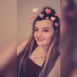 Meet your Posher, Cassandra